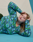 Long Sleeve Baby Tee in Angel Print worn by Juliet