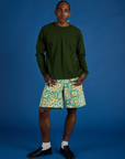 Jerrod is 6'3" and wearing M Longline Work Shorts in Spring Quilt Print