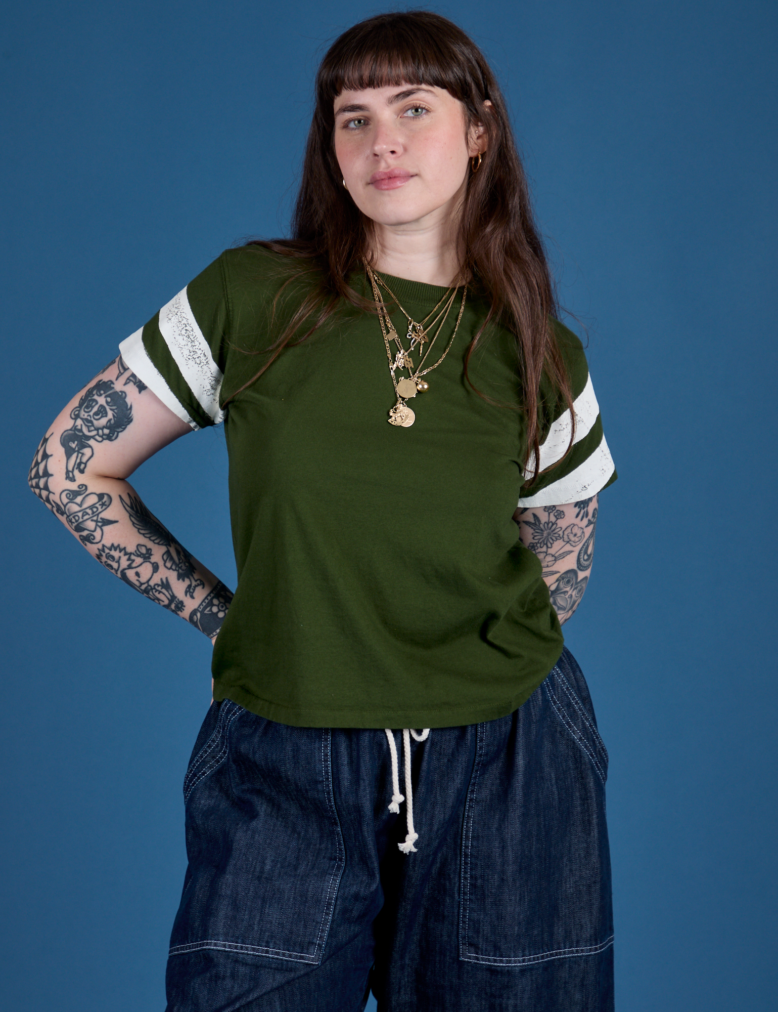 Sydney is 5’9” and wearing XXS Painted Vintage Tee in Evergreen