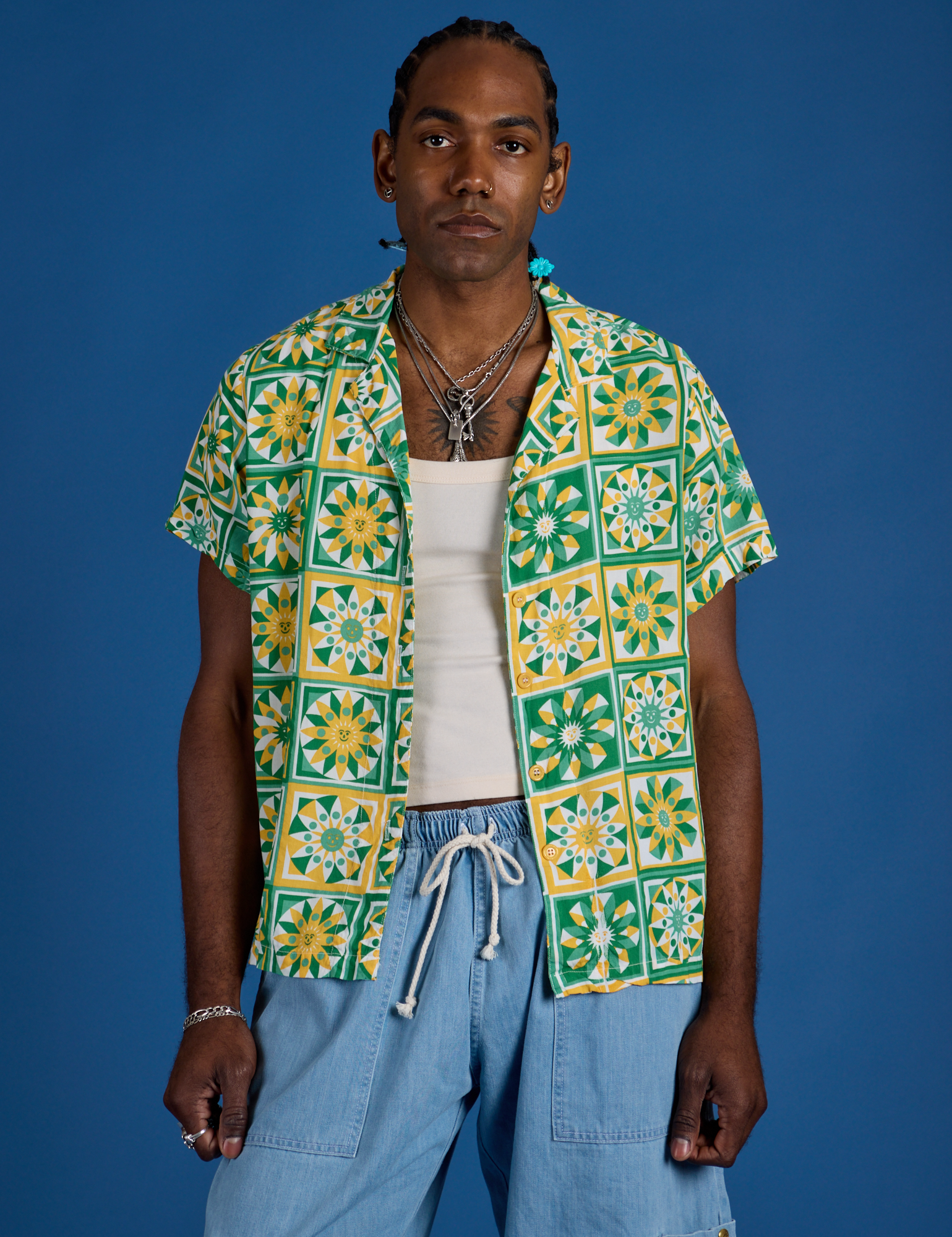 Jerrod is 6'3" and wearing M Spring Quilt Print Pantry Button-Up