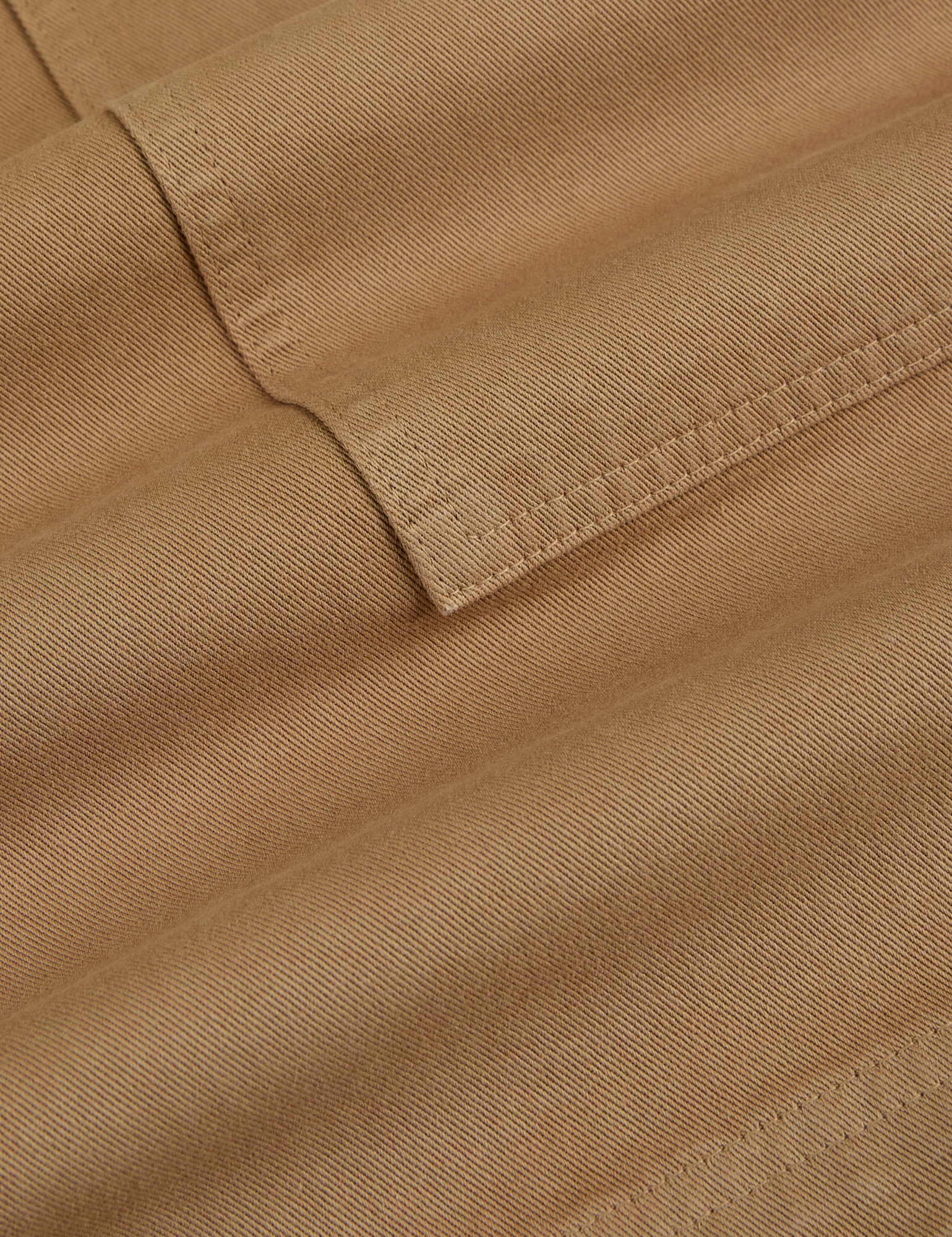 Longline Work Shorts in Desert Brown fabric detail close up
