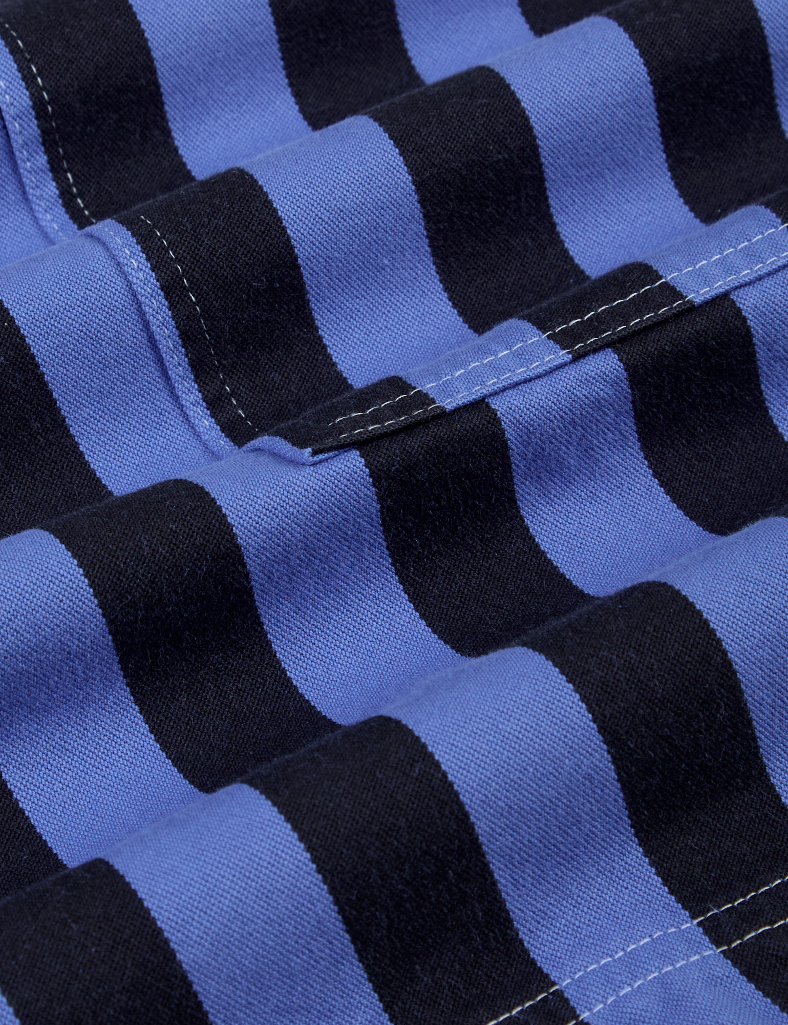 Longline Work Shorts in Cornflower fabric close up detail