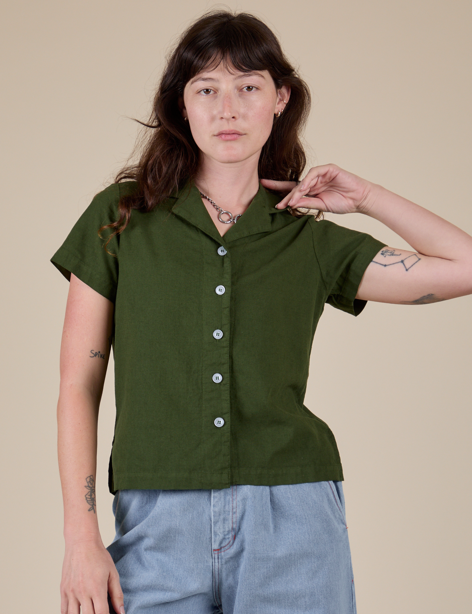 Alex is 5’8” and wearing P Pantry Button-Up in Evergreen