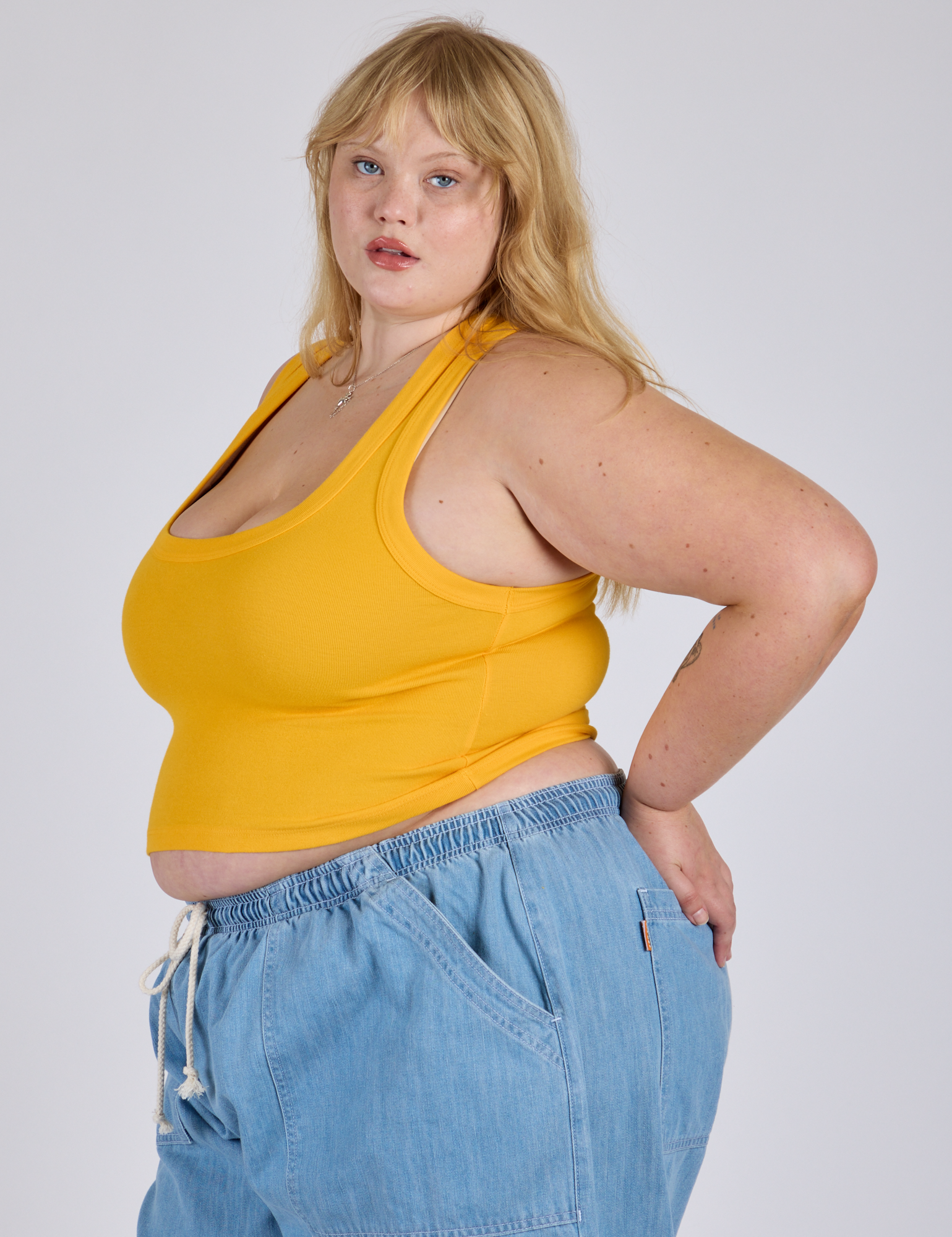 Cropped Tank Top in Sunshine Yellow side view on Juliet