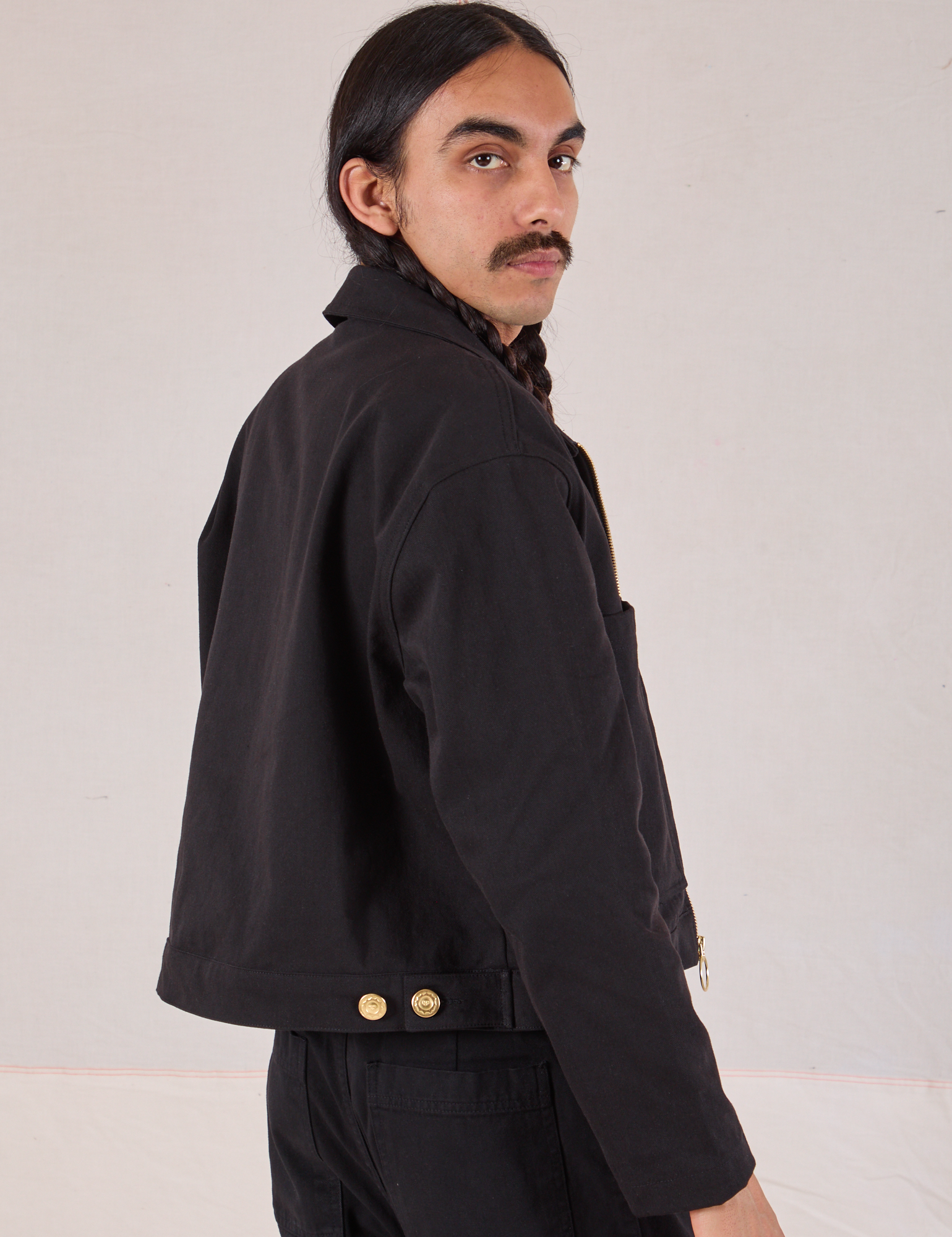Mechanic Jacket in Basic Black side view on Anthony
