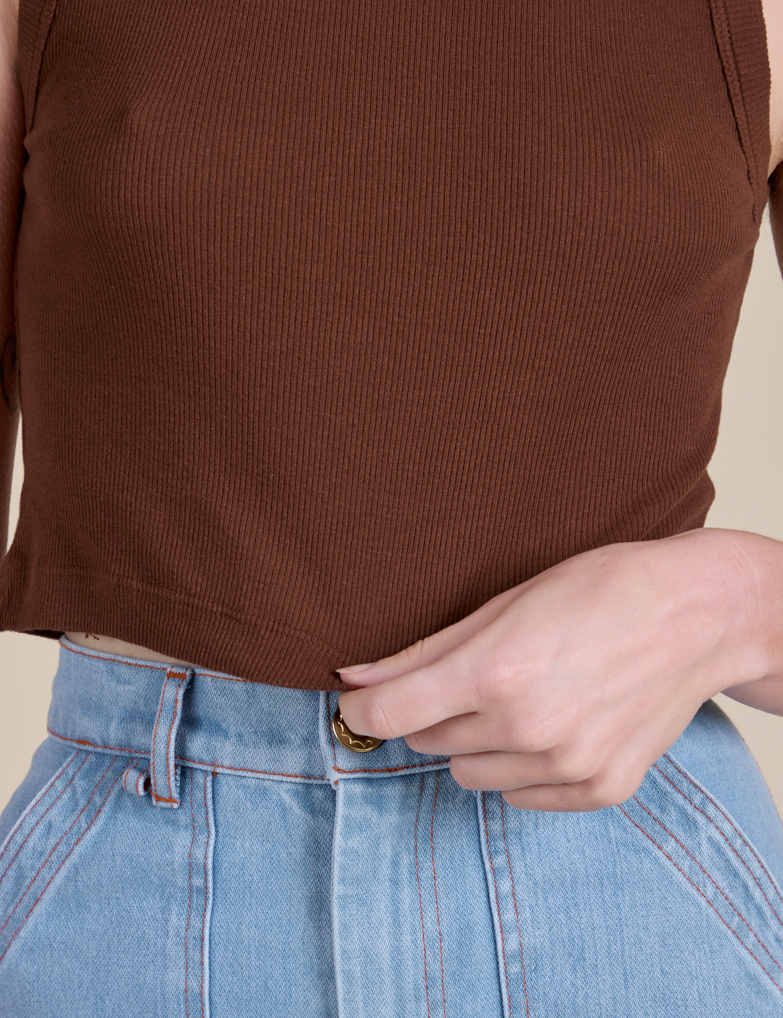 Muscle Tee in Fudgesicle Brown close up on Alex