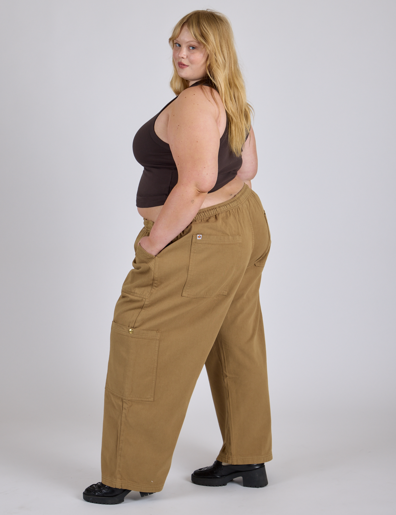 Drop Pocket Cargo Pants in Desert Brown side view on Juliet