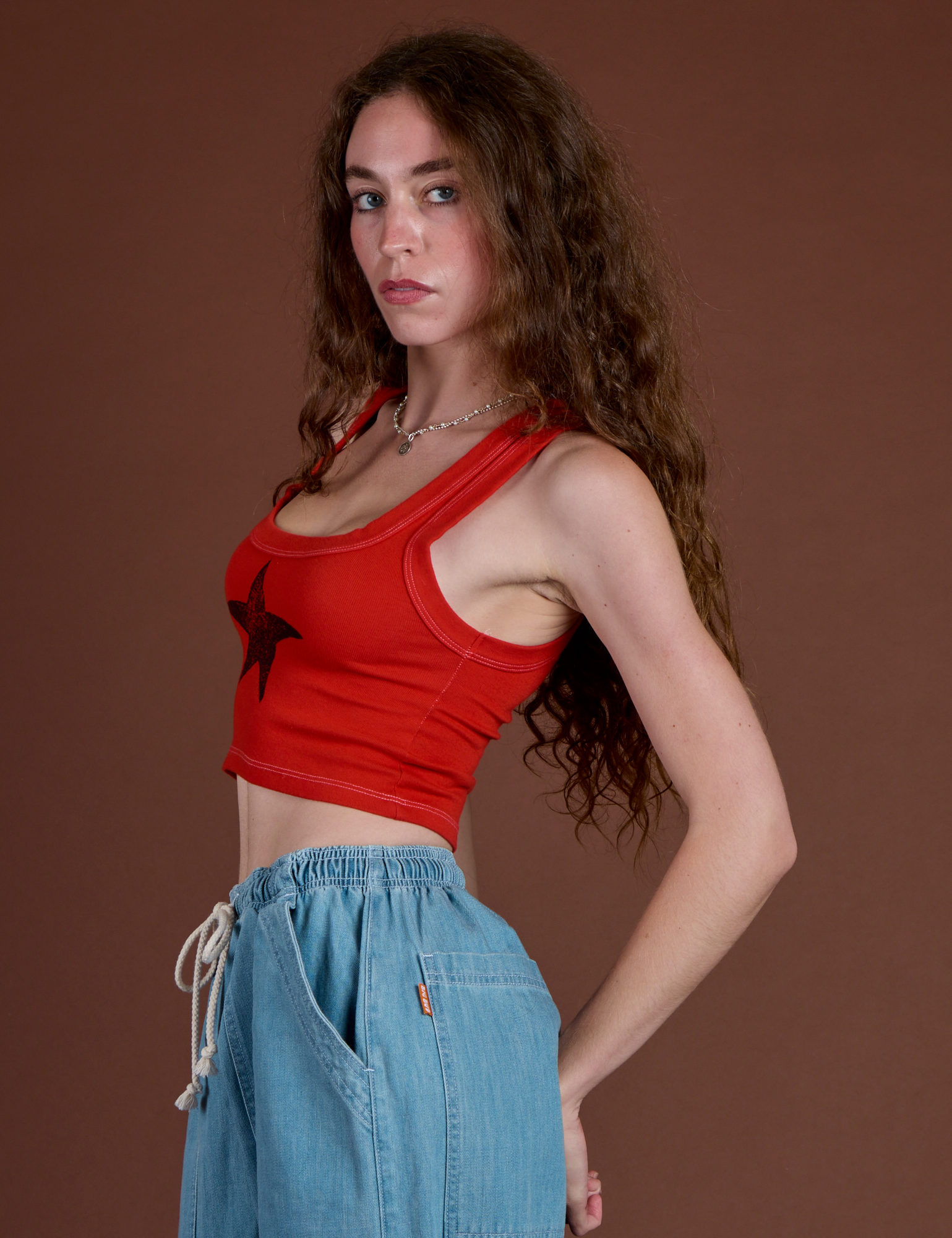 Icon Cropped Tank - Red Star
