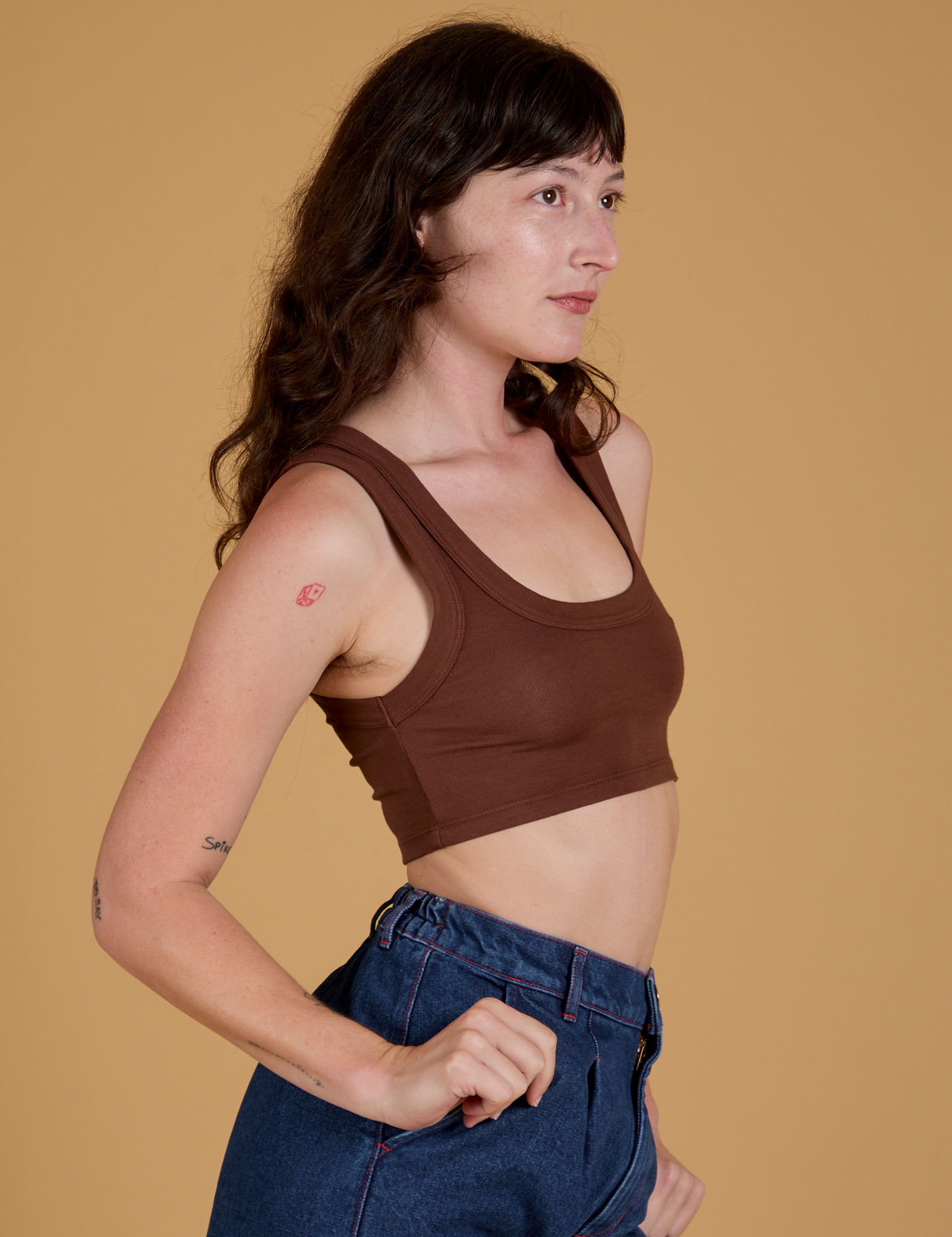 Mini Tank in Fudgesicle Brown side view on Alex