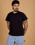 Jesse is 5’8” and wearing S Organic Vintage Tee in Basic Black