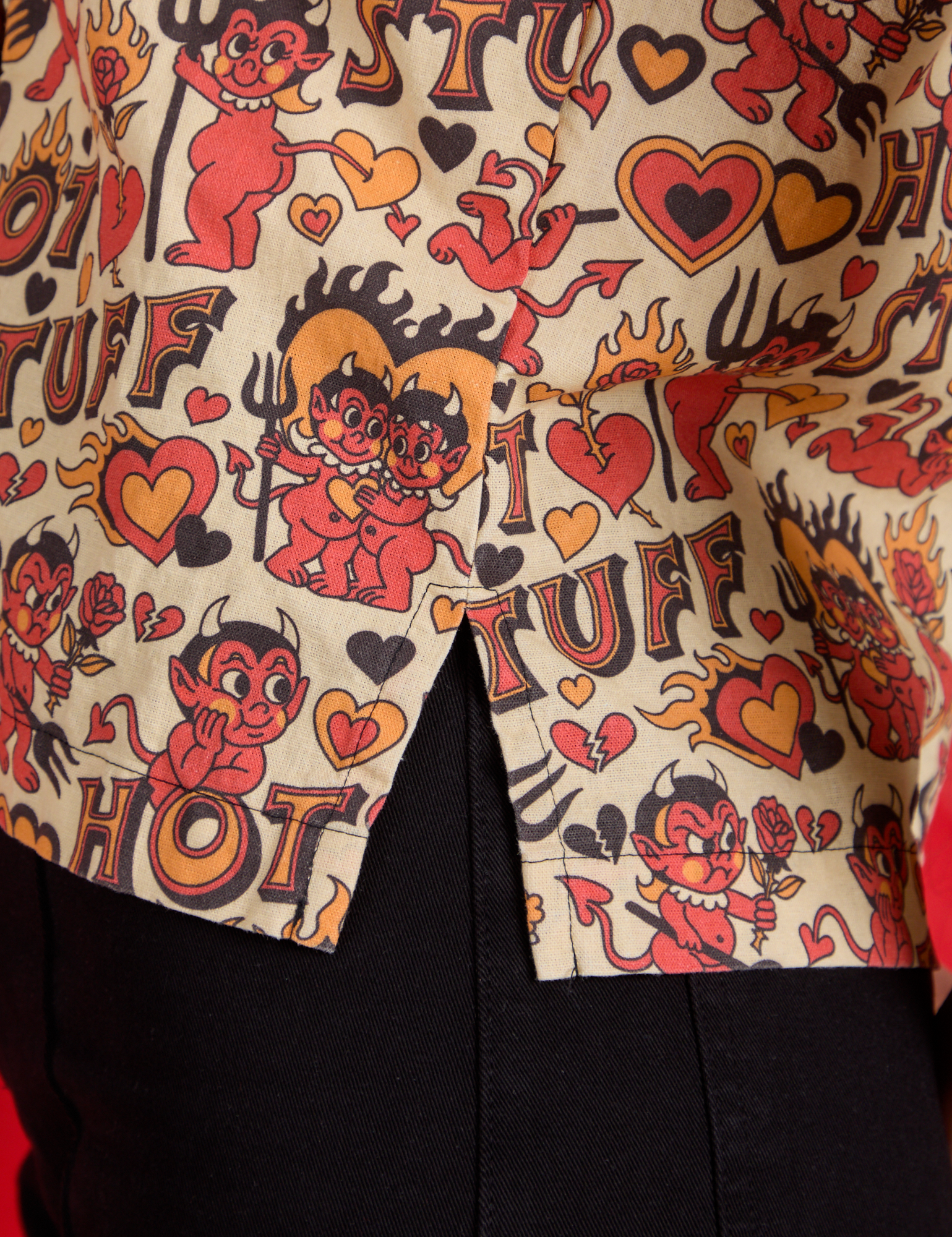Hot Stuff Print Pantry Button-Up close up of side vent