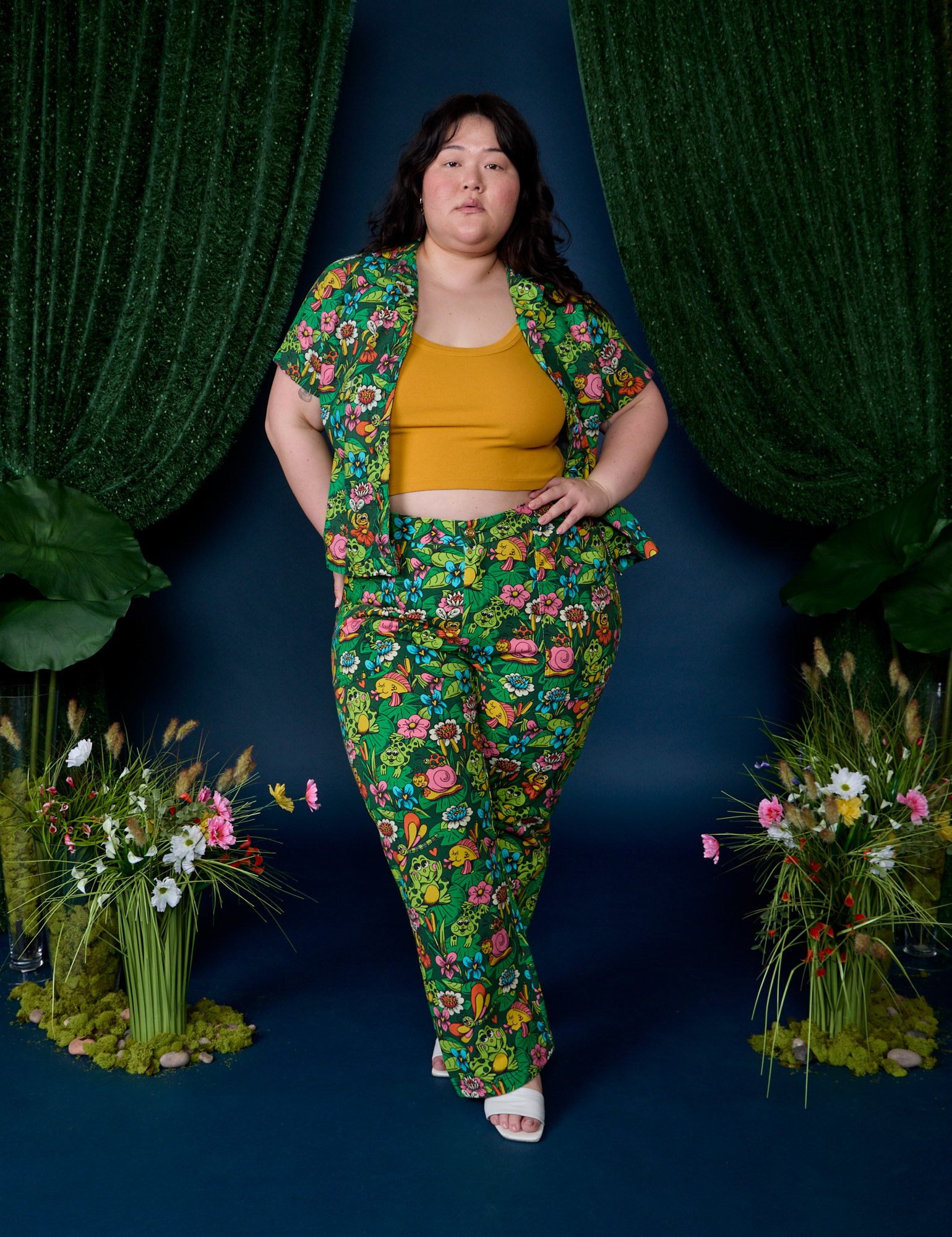 Ashley is 5'7" and wearing 1XL Work Pants in Pond Party paired with matching Pantry Button-Up