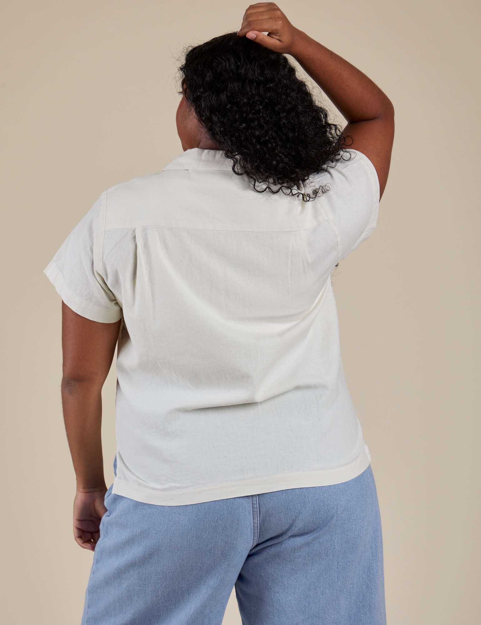Pantry Button-Up in Vintage Tee White back view on Meghna