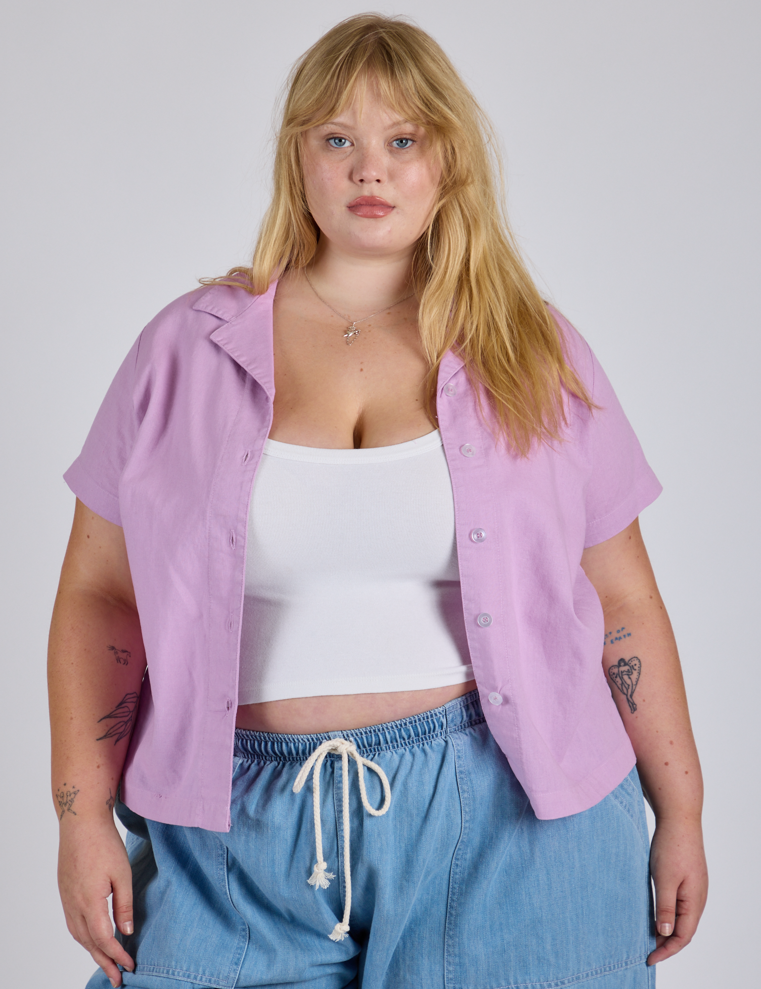 Juliet is wearing Pantry Button-Up in Lilac Purple