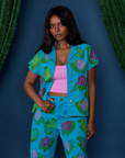 Kandia is 5'3" and wearing P Paintstamped Pantry Button-Up in Lilypad