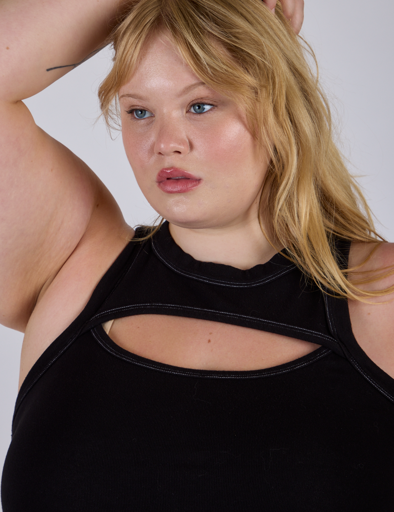 Porthole Tank - Basic Black
