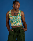Jerrod is 6'3" and wearing M Cropped Tank Top in Spring Quilt Print