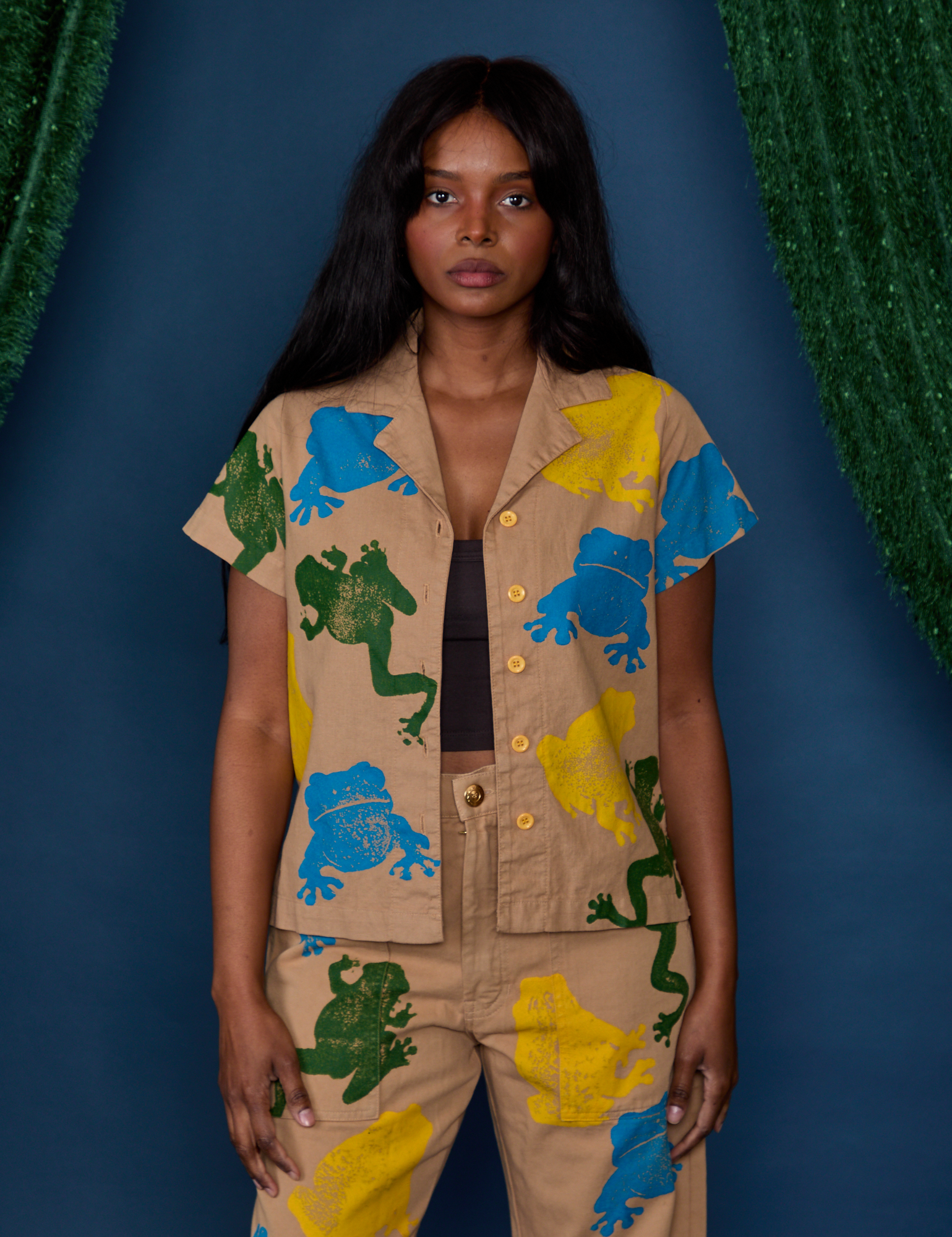 Paintstamped Pantry Button-Up in Froggy on Kandia