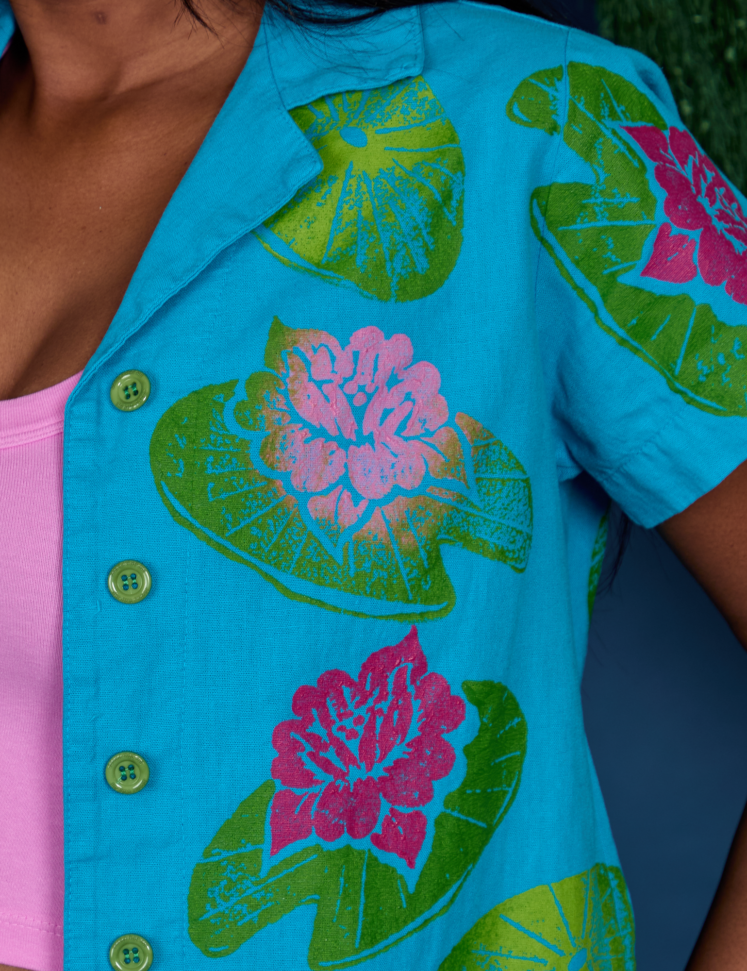 Paintstamped Pantry Button-Up in Lilypad close up on Kandia