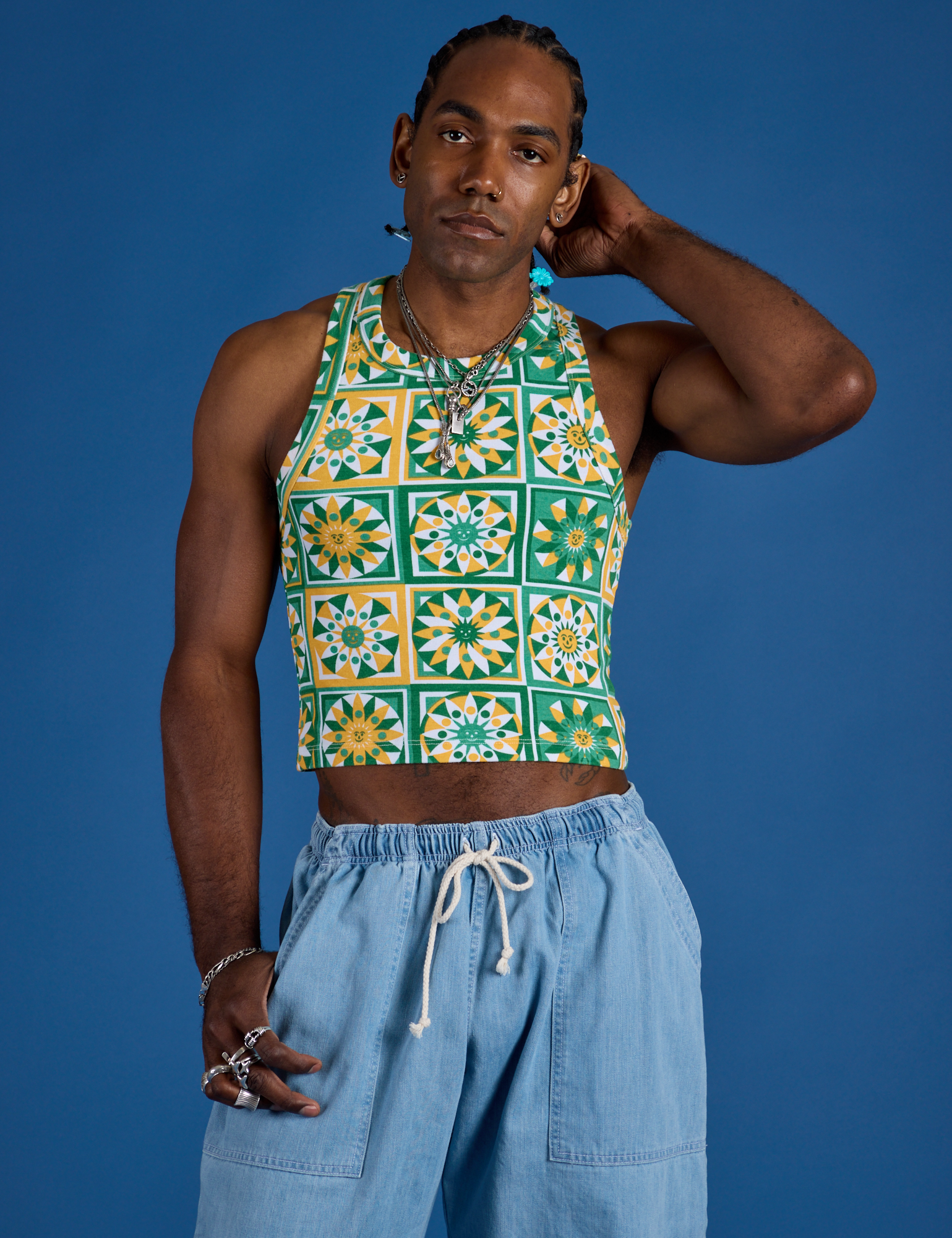 Jerrod is 6'3" and wearing M Deep-Cut Racerback Tank in Spring Quilt Print