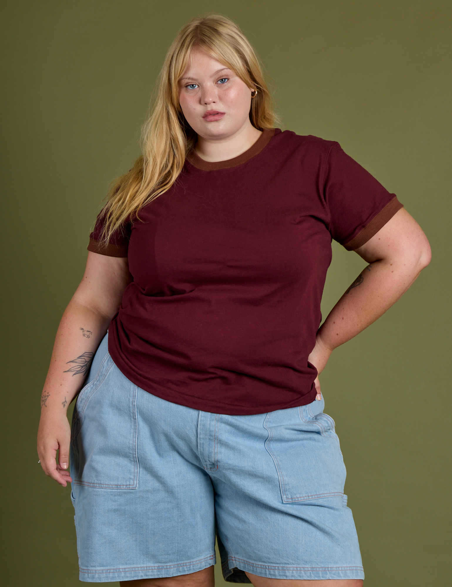 Juliet is 5’7” and wearing L Vintage Ringer Tee in Red Wine
