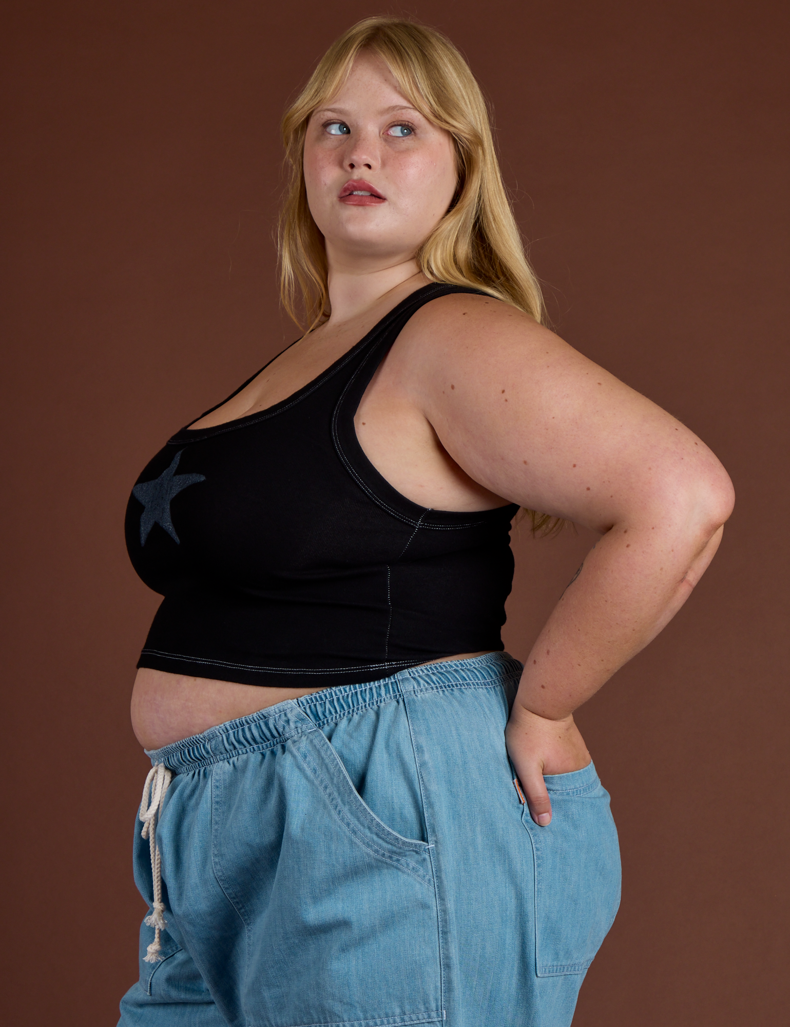 Icon Cropped Tank - Black Star