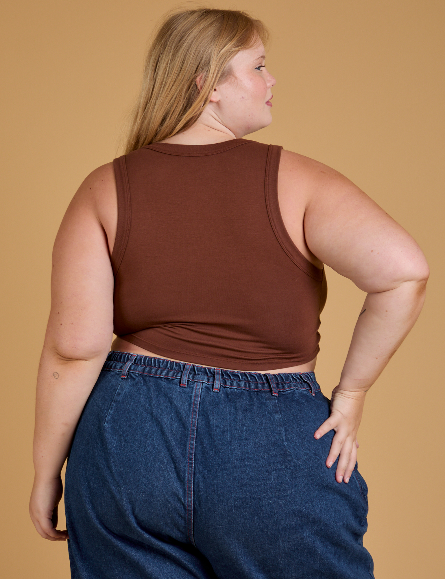 Mini Tank in Fudgesicle Brown back view on Juliet