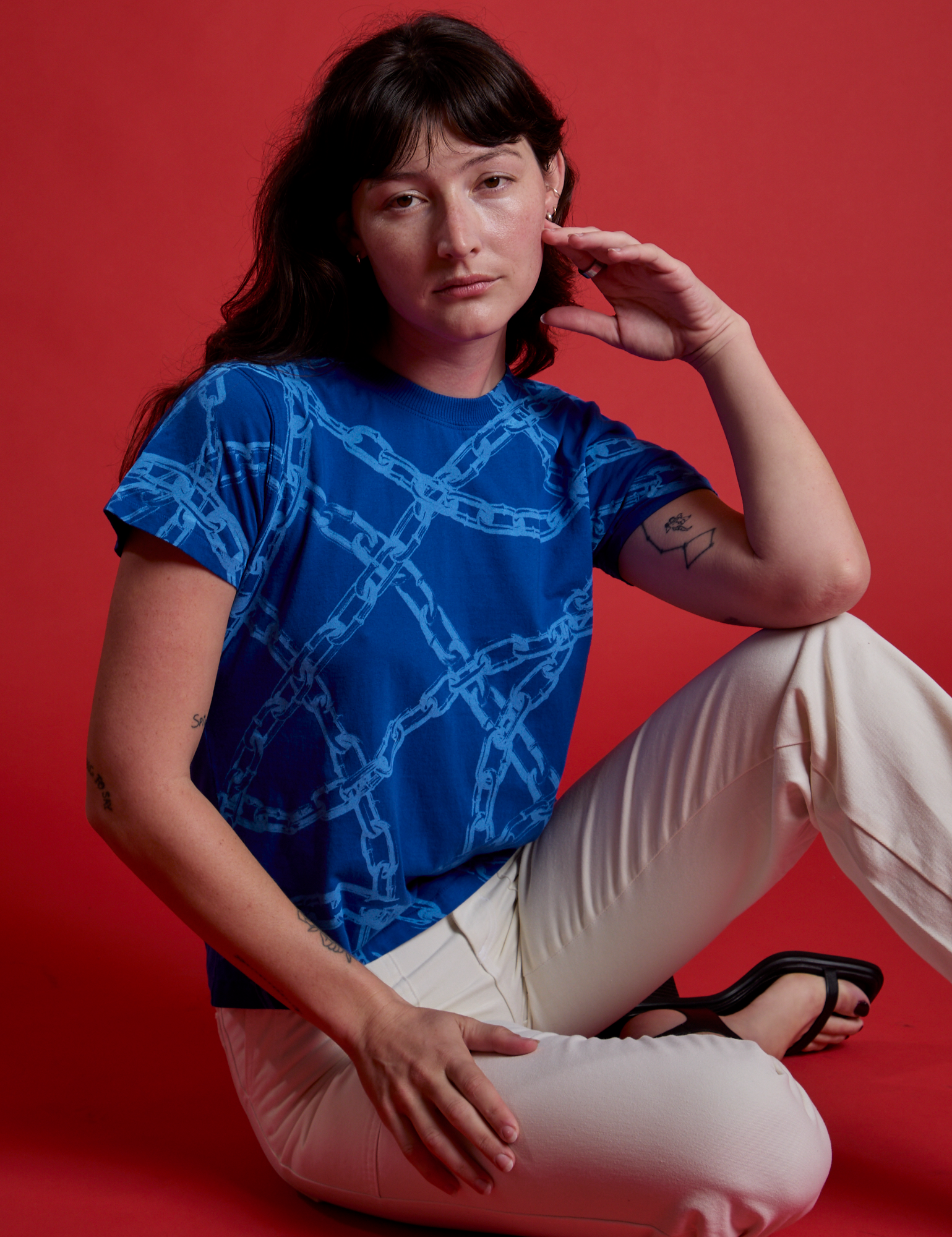 Chain Link Vintage Tee in Royal Blue worn by Alex