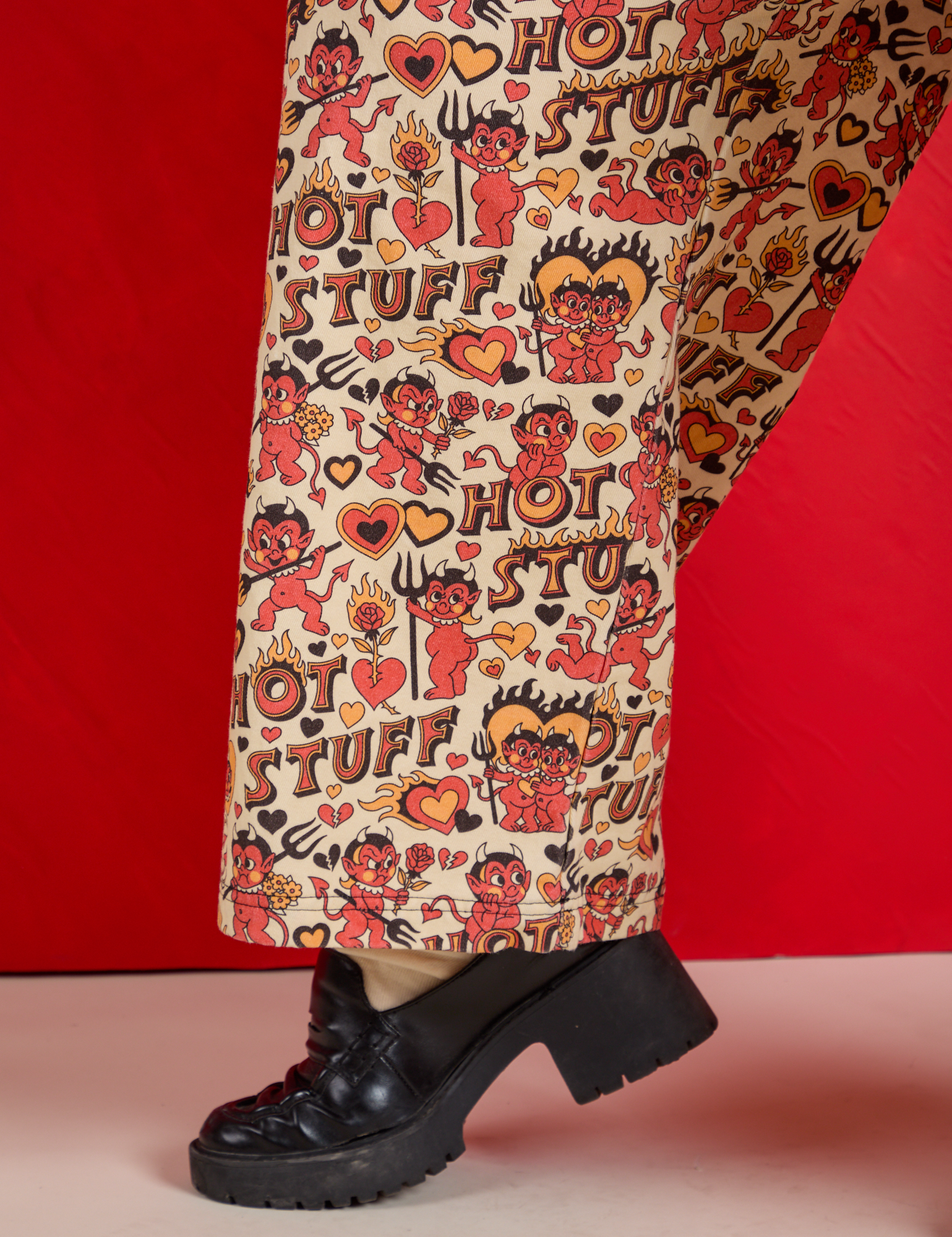 Hot Stuff Drop Pocket Cargo Pants side pant leg close up on Juliet