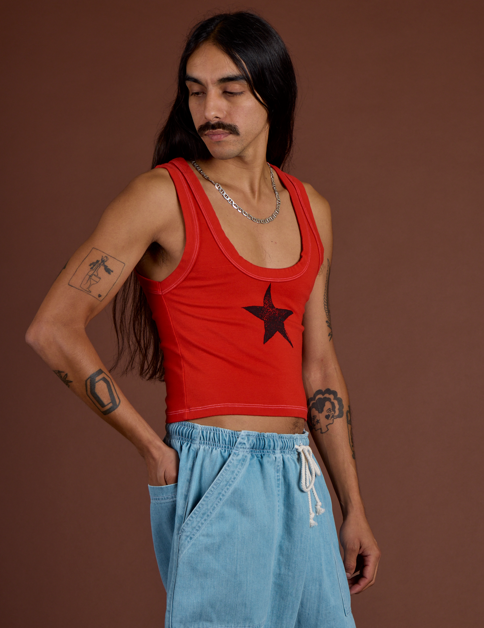Icon Cropped Tank - Red Star