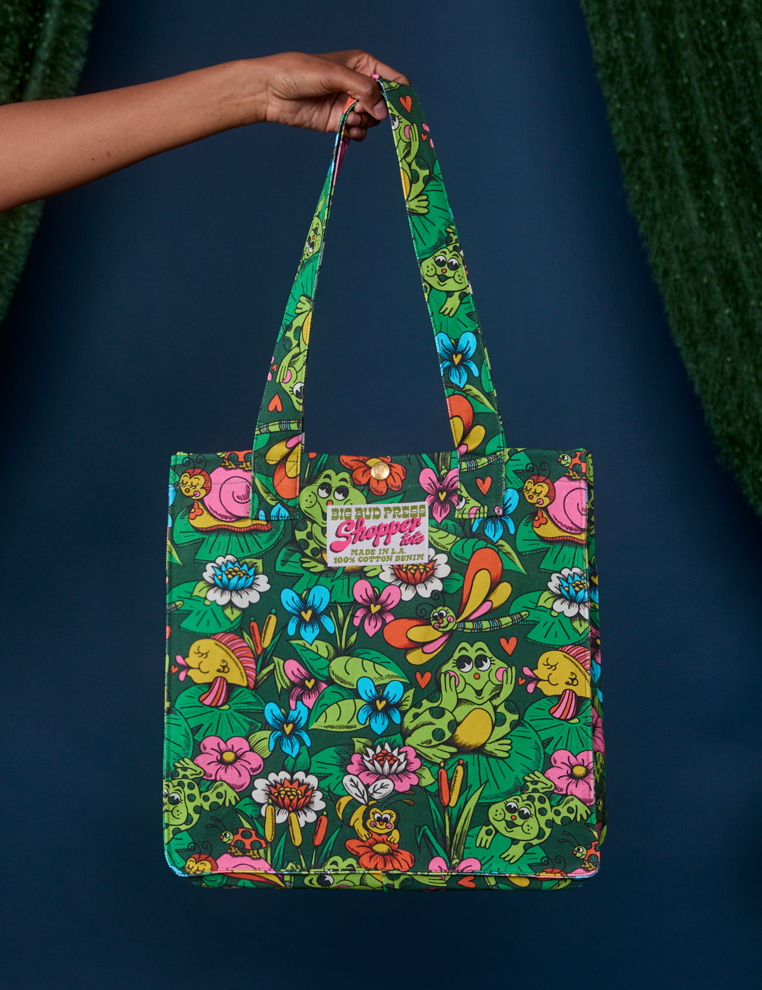 Pond Party Printed Shopper Tote held by model