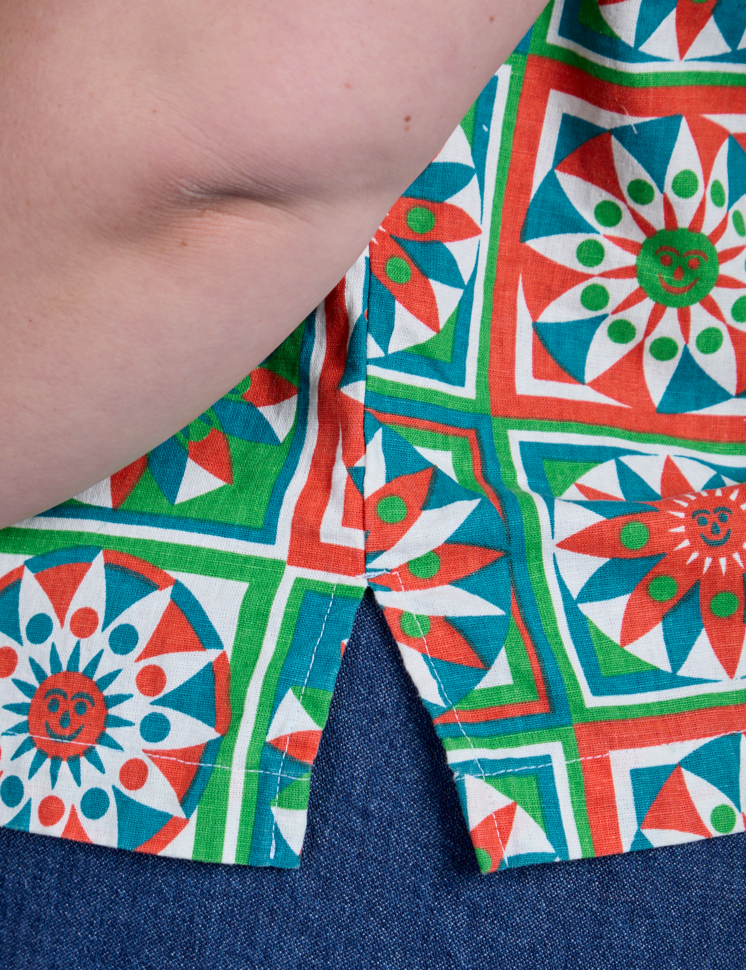 Quilt Print Pantry Button-Up close up side vent on Ashley