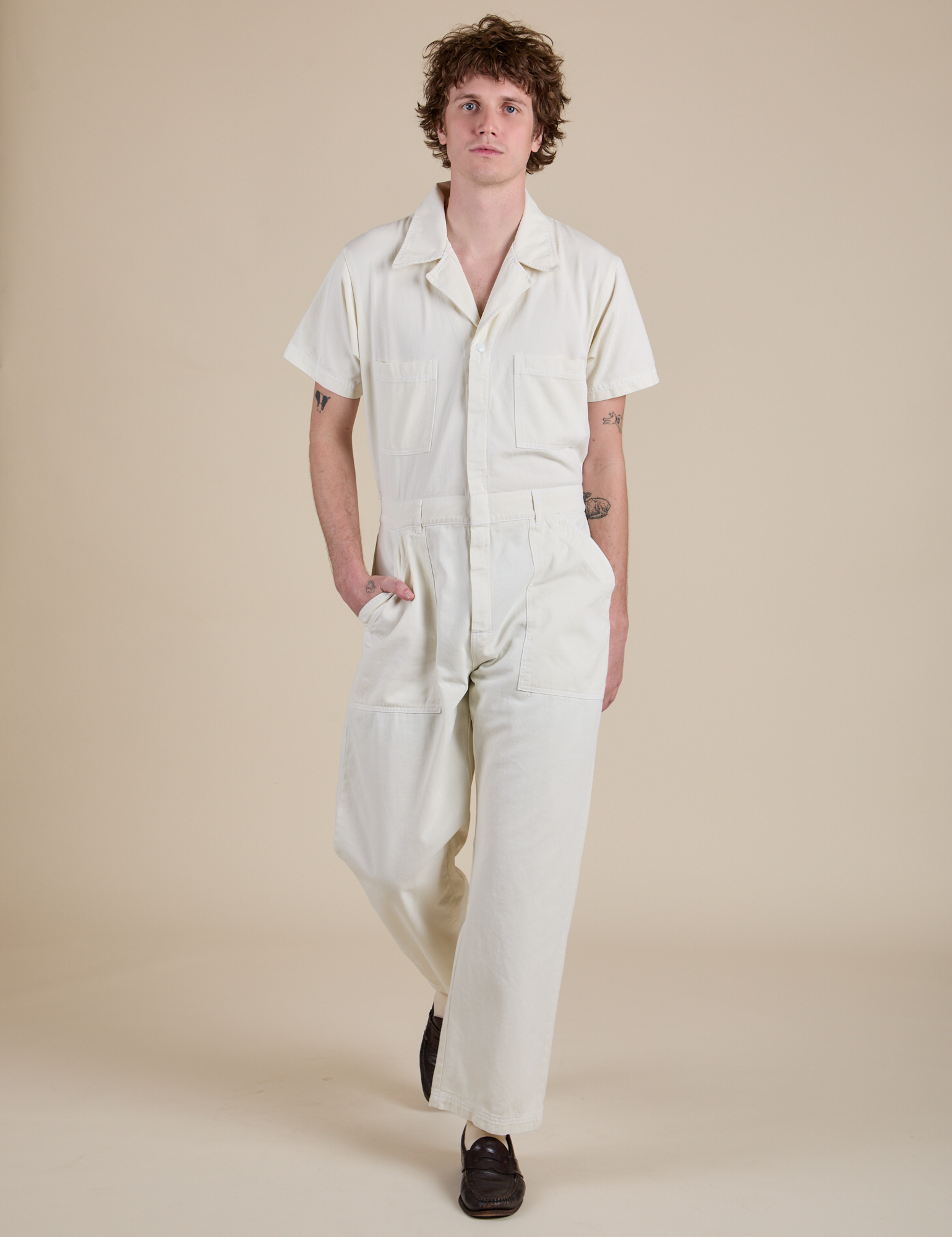 Short Sleeve Jumpsuit in Vintage Tee White on Quinn