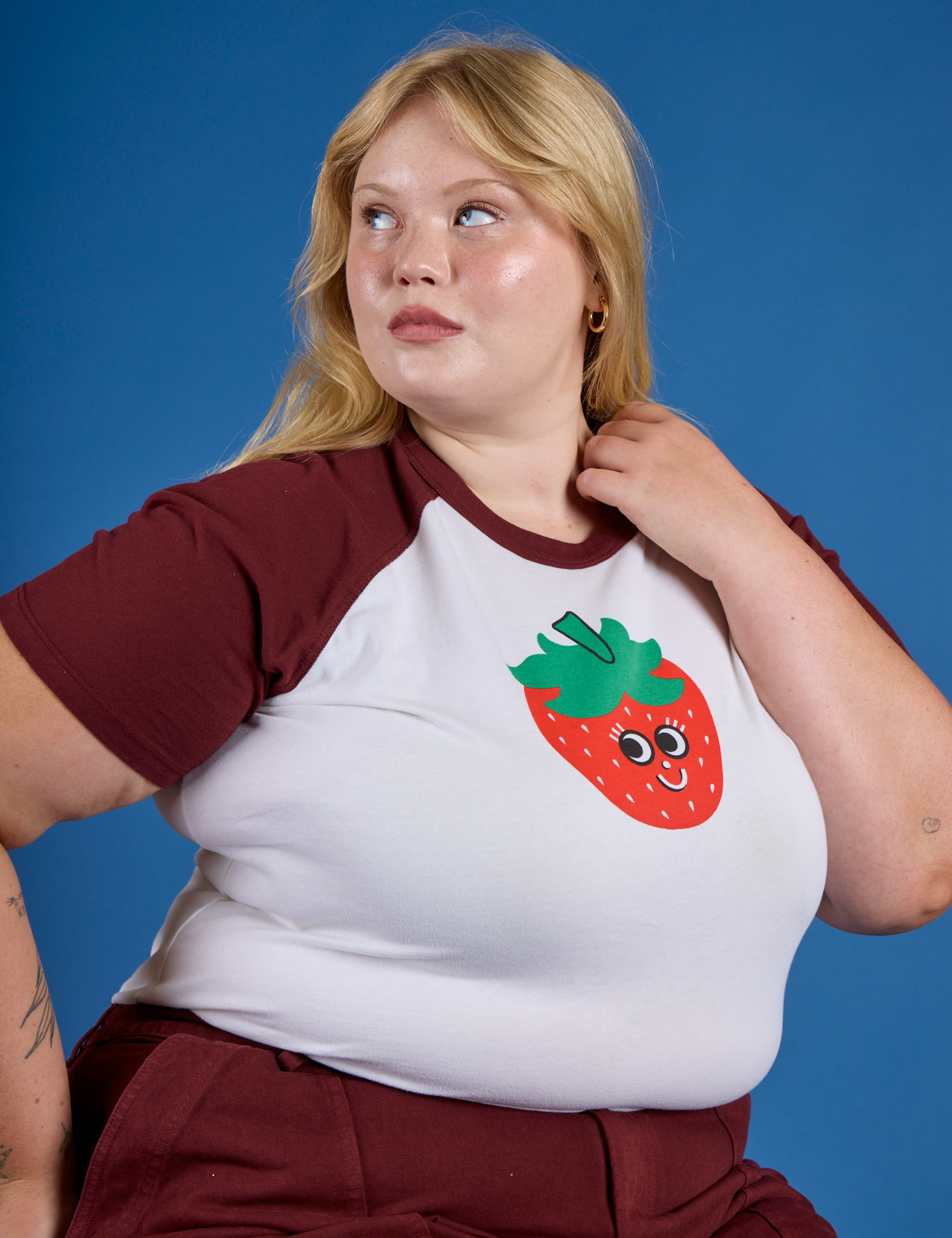Produce Raglan Tee in Strawberry worn by Juliet