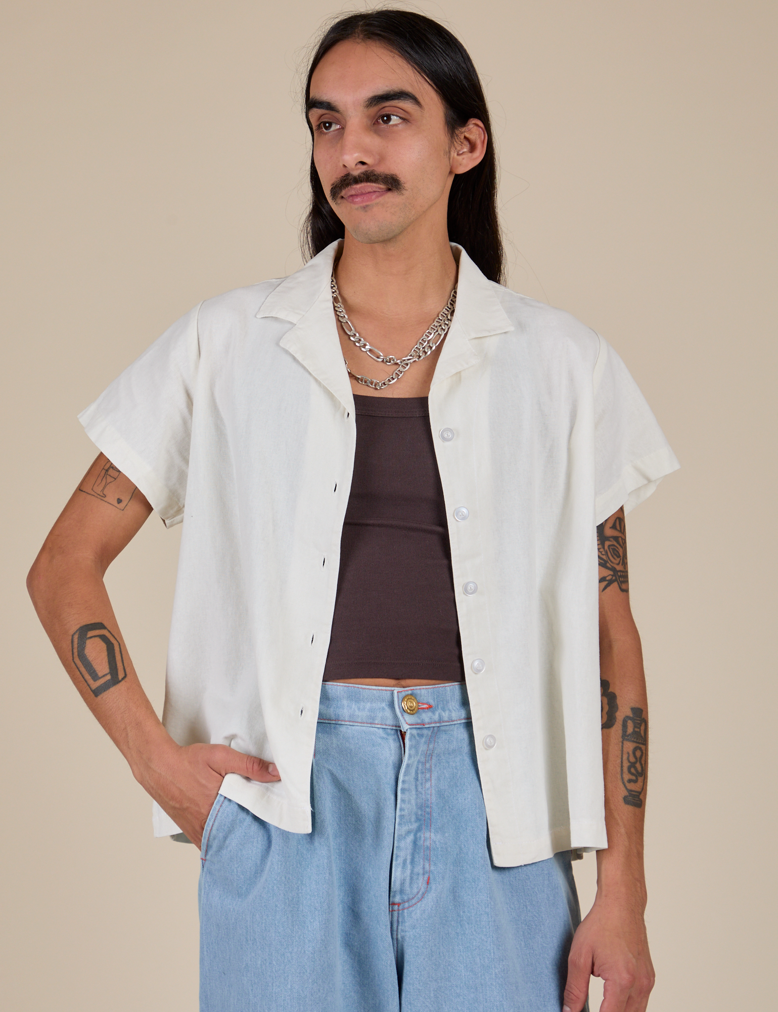Pantry Button-Up in Vintage Tee White on Anthony