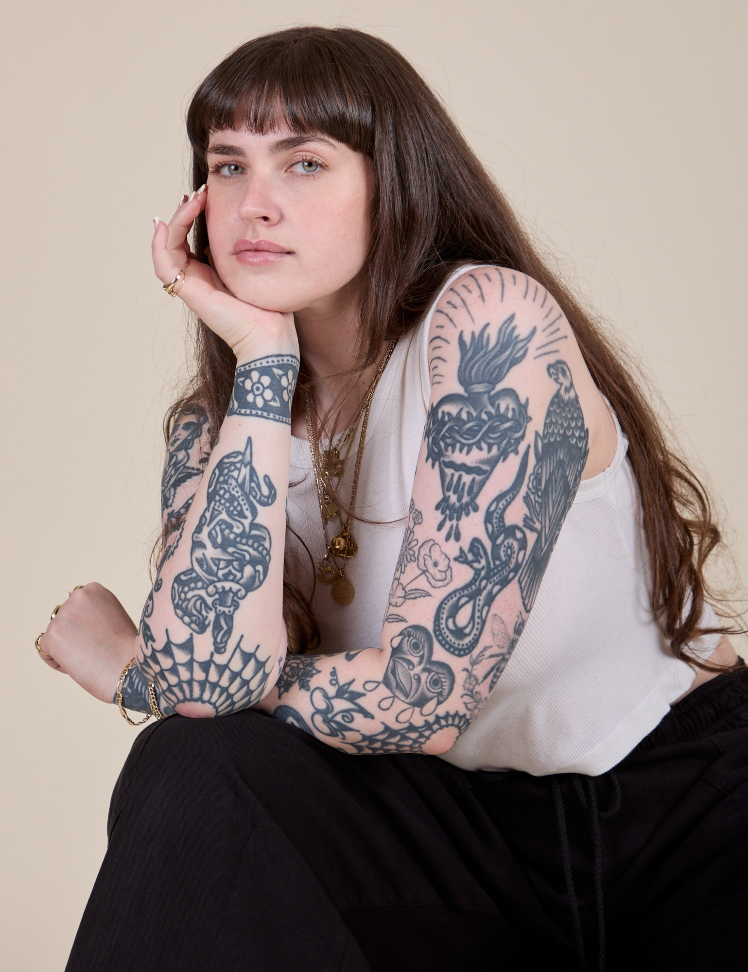 Muscle Tee in Vintage Tee White worn by Sydney