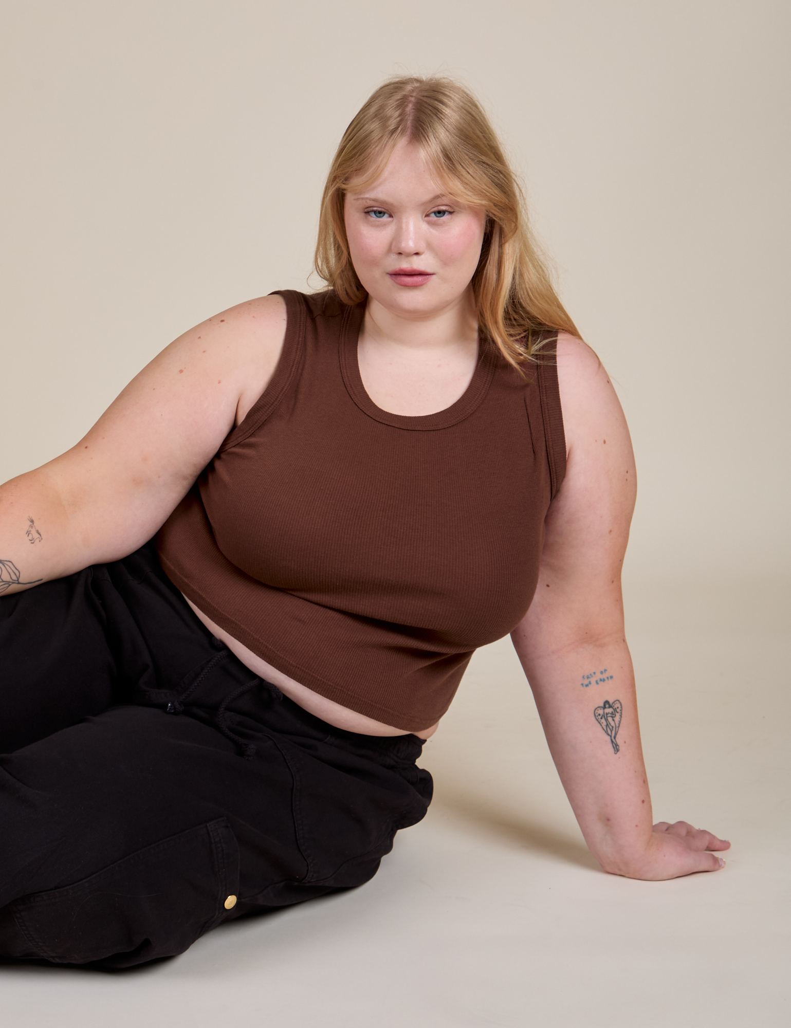 Muscle Tee in Fudgesicle Brown on Juliet