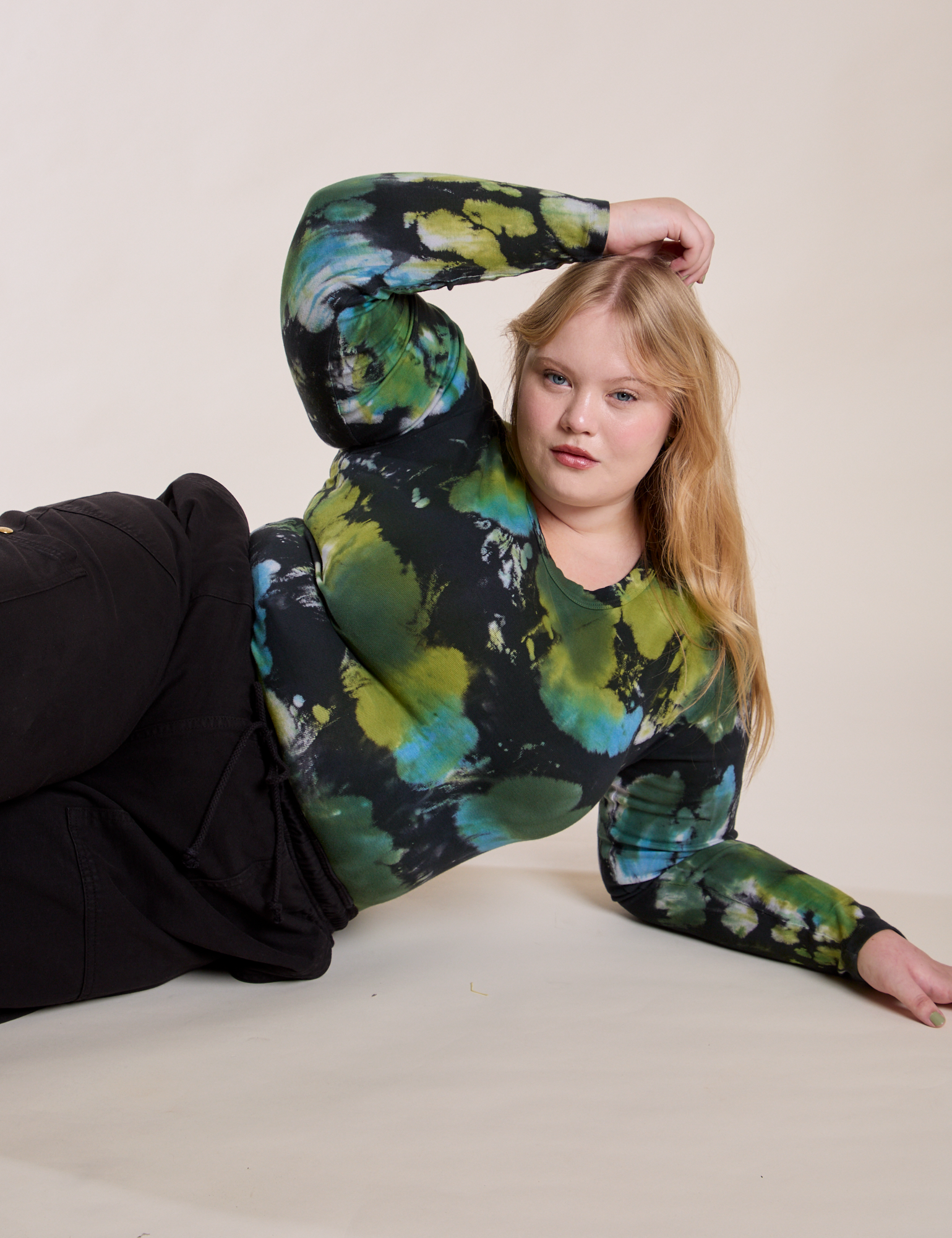 Long Sleeve Baby Tee in Green Pool worn by Juliet