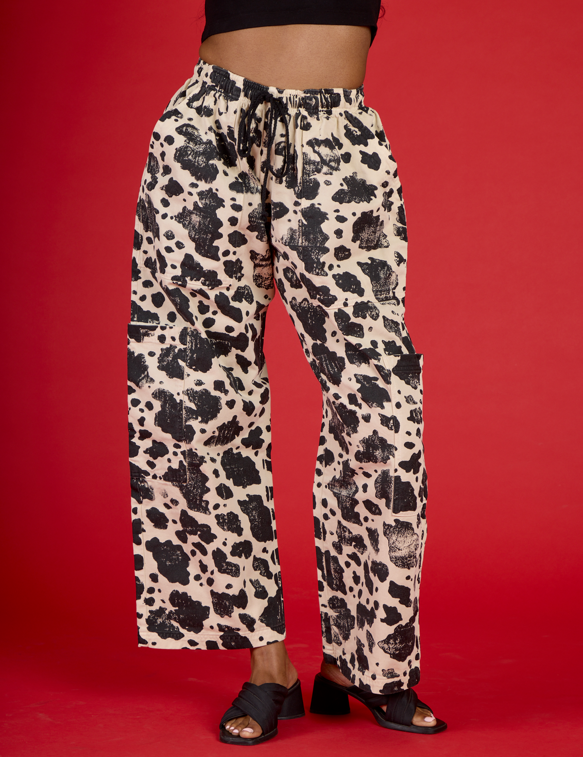 Close up of the Cow Drop Pocket Pant on Kandia