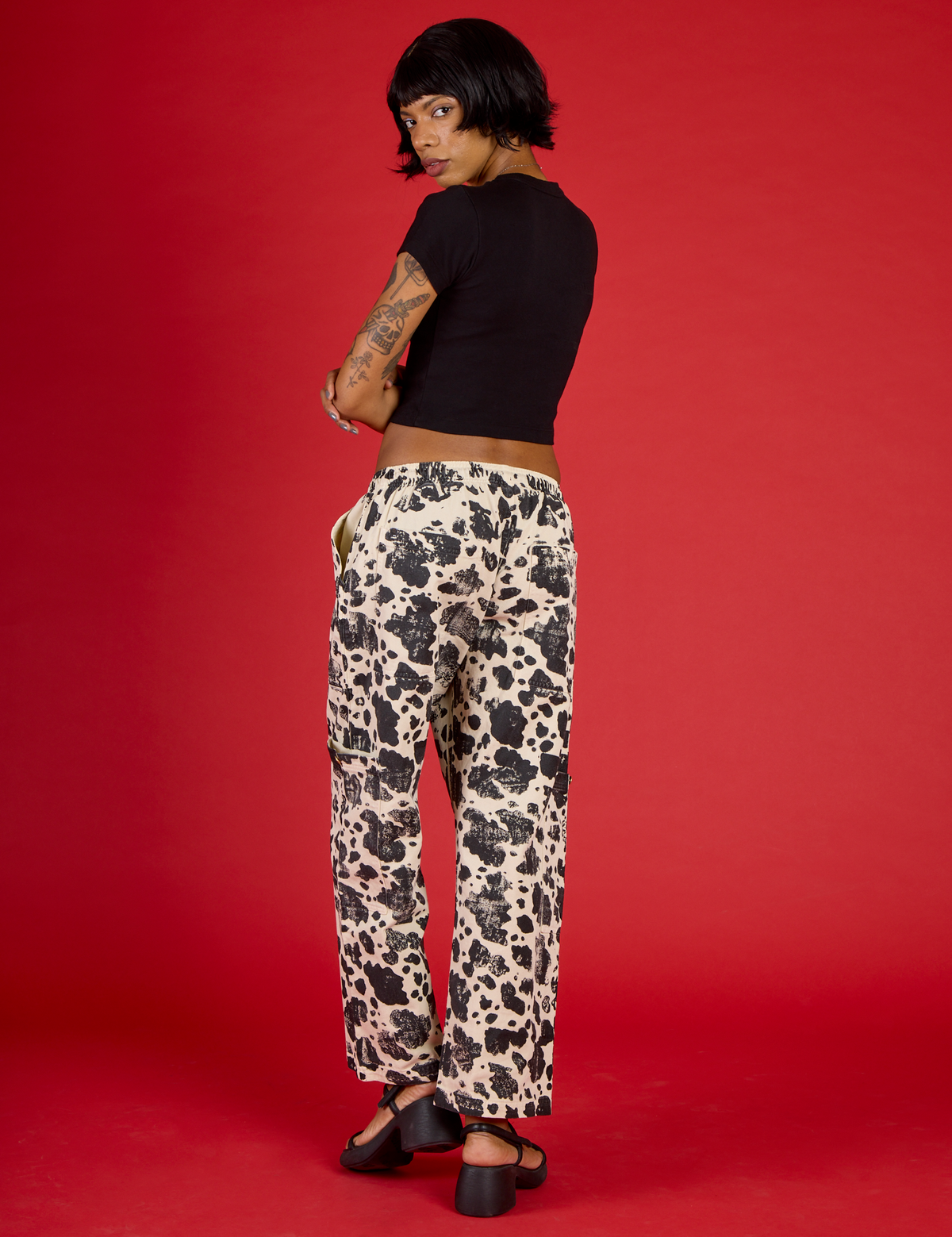 Back view of the Cow Drop Pocket Pant on Kira
